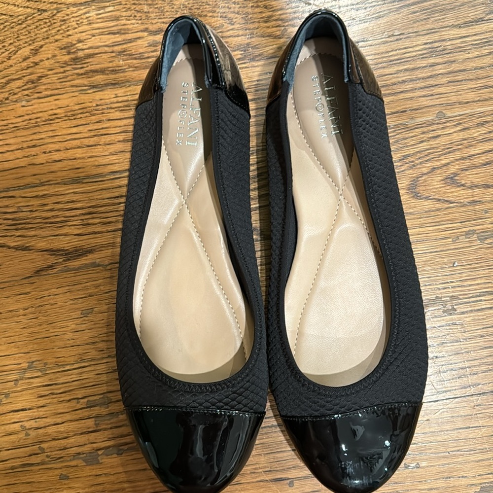 Alfani Tavii Cap Toe Black Ballet Flats - Picture 3 of 6